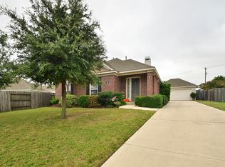 208 Invierno St, Kyle, TX 78640