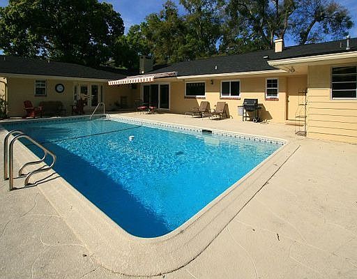 3rd image of 1482 Granville Dr
