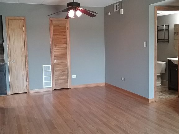 4th image of 10840 S Kilpatrick Ave #2NE