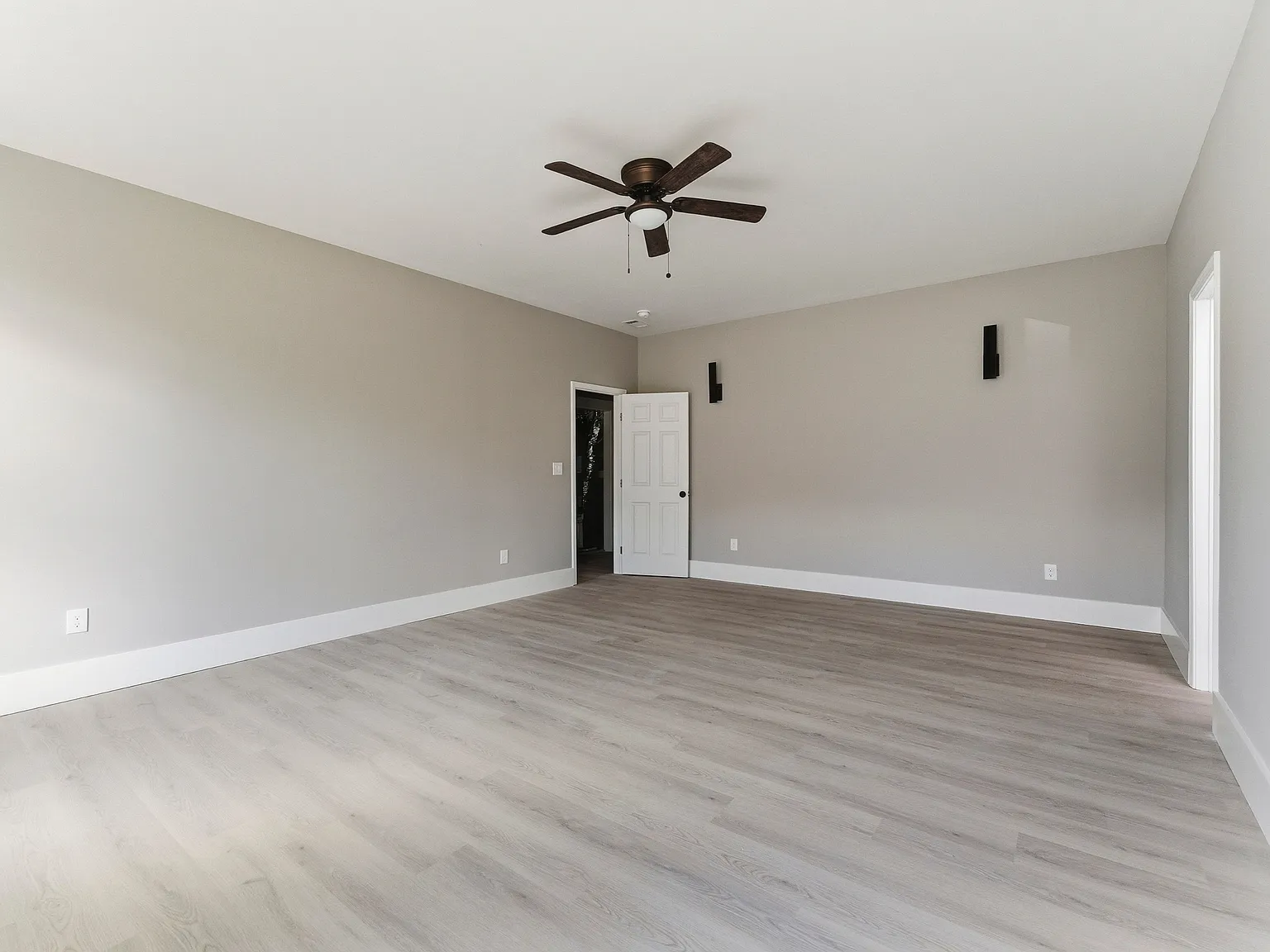 1409 Northwest Drive Northwest - 3 — Photo 2