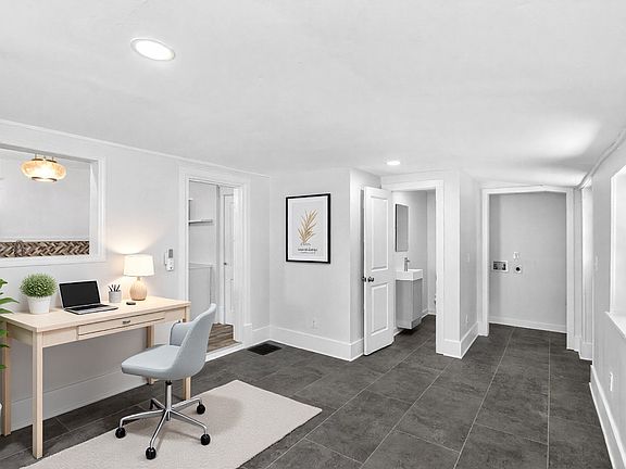 5th image of 1007 Seymour Ave