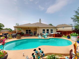688 Peacock Ln, New Braunfels, TX 78130