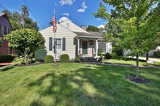 1st image of 424 Brightwood Dr