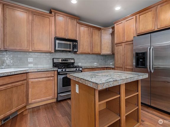 5th image of 8504 153rd Street E