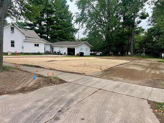 3rd image of 312 W 12th Avenue