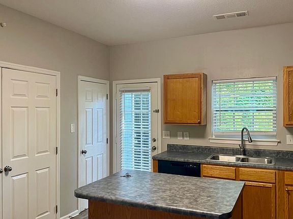 5th image of 369 Pine Hill Pl Unit 1