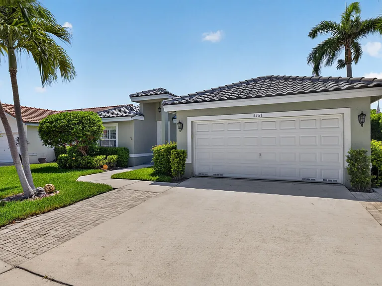 4481 NW 20th Ave — Photo 40