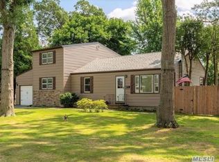 102 Scott Ave, North Babylon, NY 11703