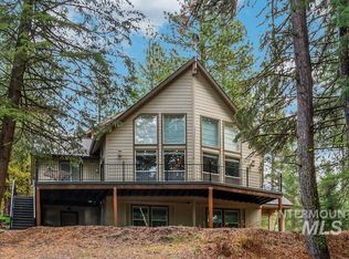 60 Panorama Dr, Cascade, ID 83611