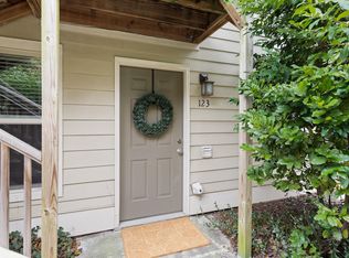 1513 E Franklin St #F, Chapel Hill, NC 27514