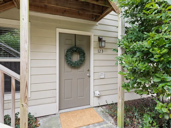 1513 E Franklin St #F, Chapel Hill, NC 27514