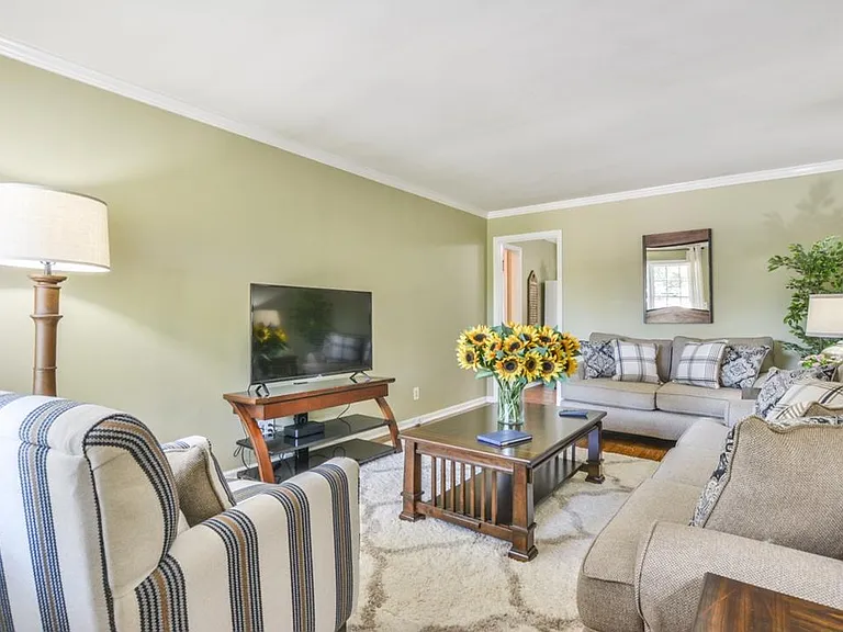 807 Marstevan Dr NE #B — Photo 6