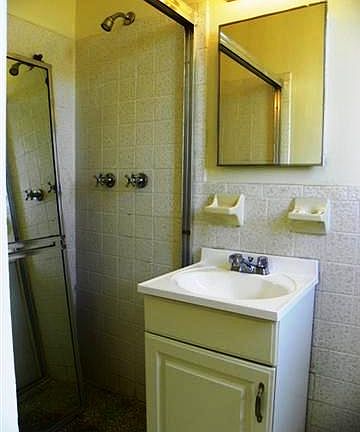 5th image of 600 Hylan Blvd #2B