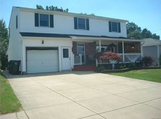 357 N Creek Dr, Depew, NY 14043