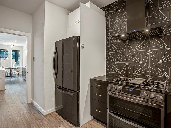 3rd image of 31539 Beacon Cove Trl