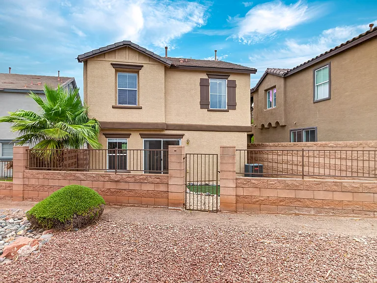 1089 Paradise Coach Dr — Photo 28