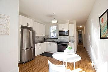 3rd image of 84 Harriet St
