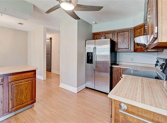 4th image of 301 Edgewood Dr
