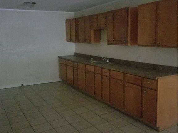 4th image of 1701 Midway St