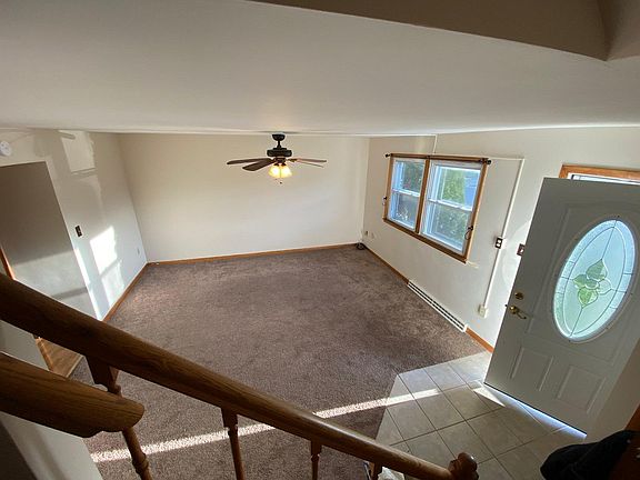 3rd image of 2371 Dewey Ave