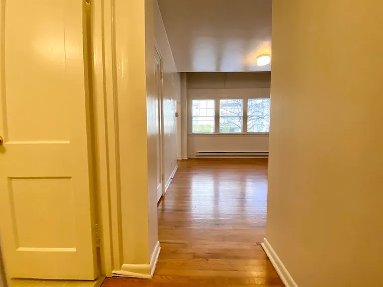 561 Aloha St — Photo 10