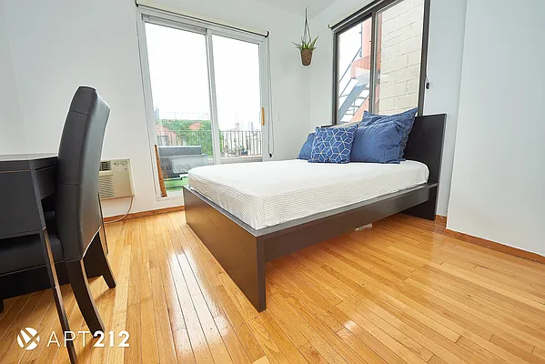 Rented by APT212 INC | media 12
