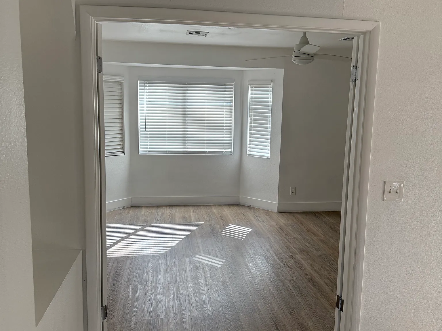 909 Sparrow Ct — Photo 4