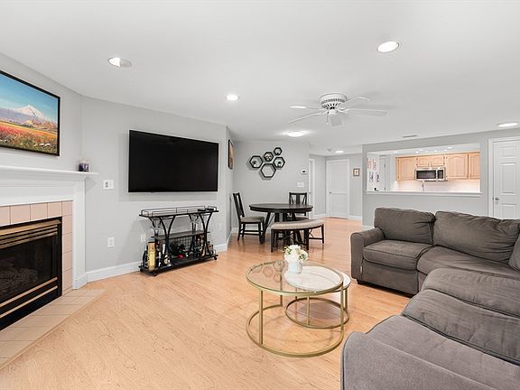 5th image of 501 Lexington St APT 77