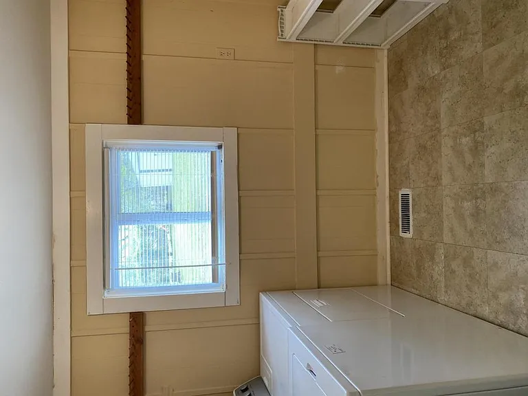 212 Walnut St — Photo 8