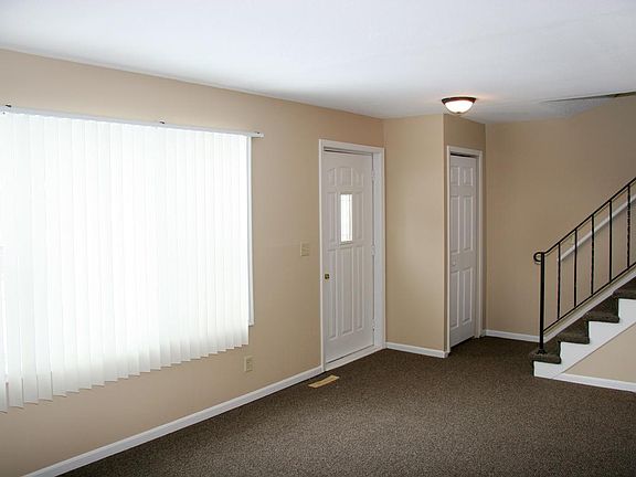 2nd image of 975 Flandrau St