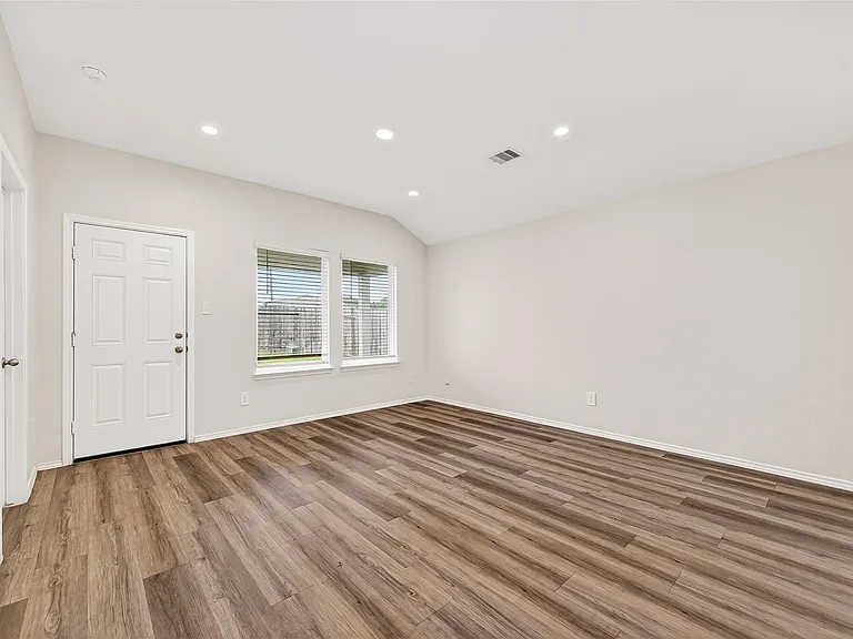 1710 Legacy Hills Dr — Photo 6