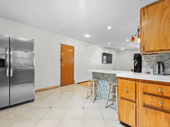 249 Newkirk Avenue image 11 of 37