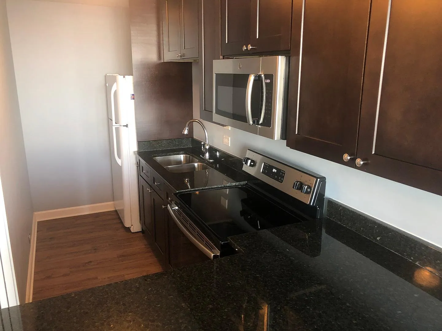 1 bed, 706 sqft, $2,500 — Photo 3