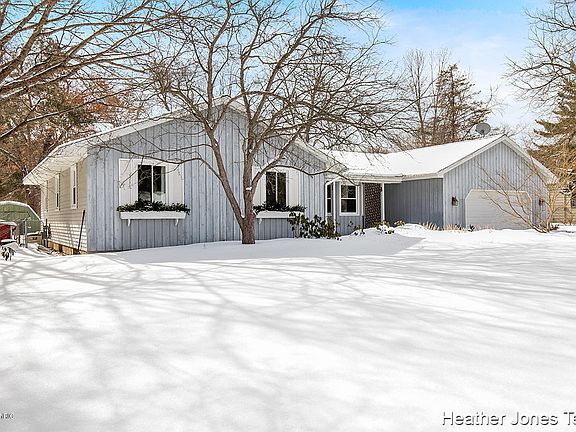 2nd image of 7332 Mountain Ash Dr SE