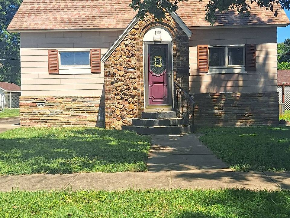 1st image of 1318 S Highland Ave