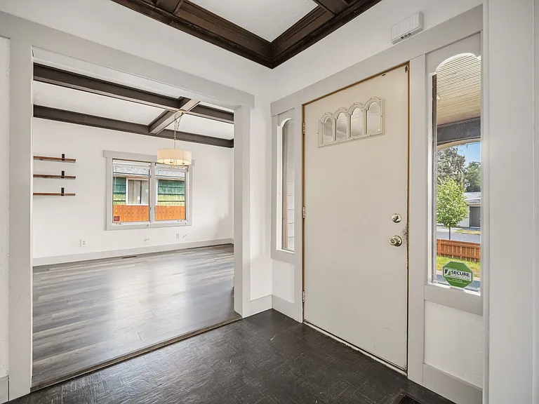 5703 N Regal St — Photo 21