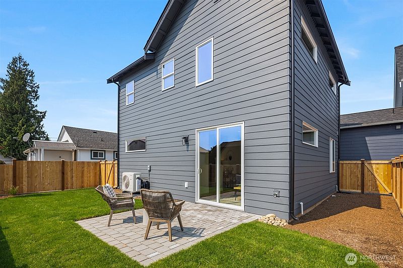 5th image of 2402 Cleveland Avenue #B