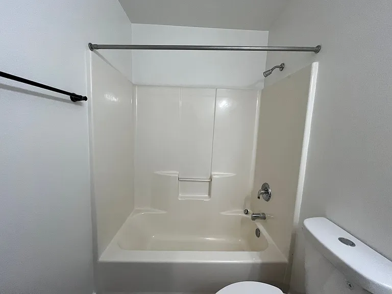 225 W Dartmouth St — Photo 26