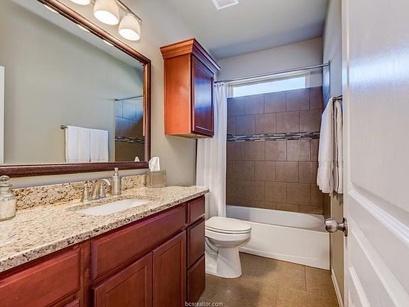 2nd image of 2531 Hailes Ln