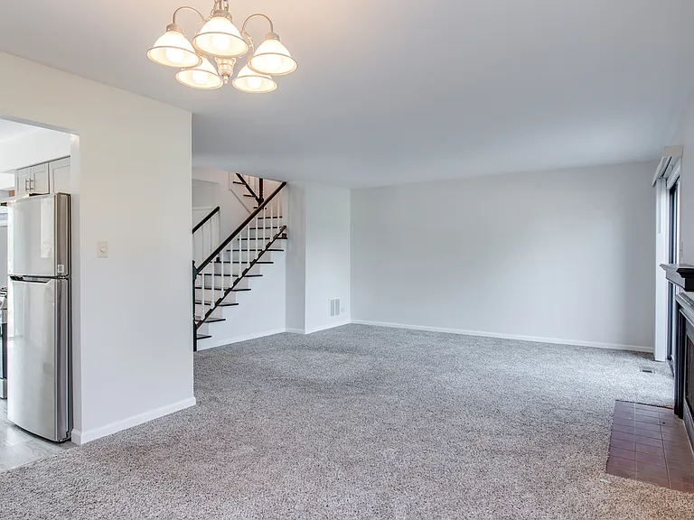 889 Heatherbrook Ct — Photo 9