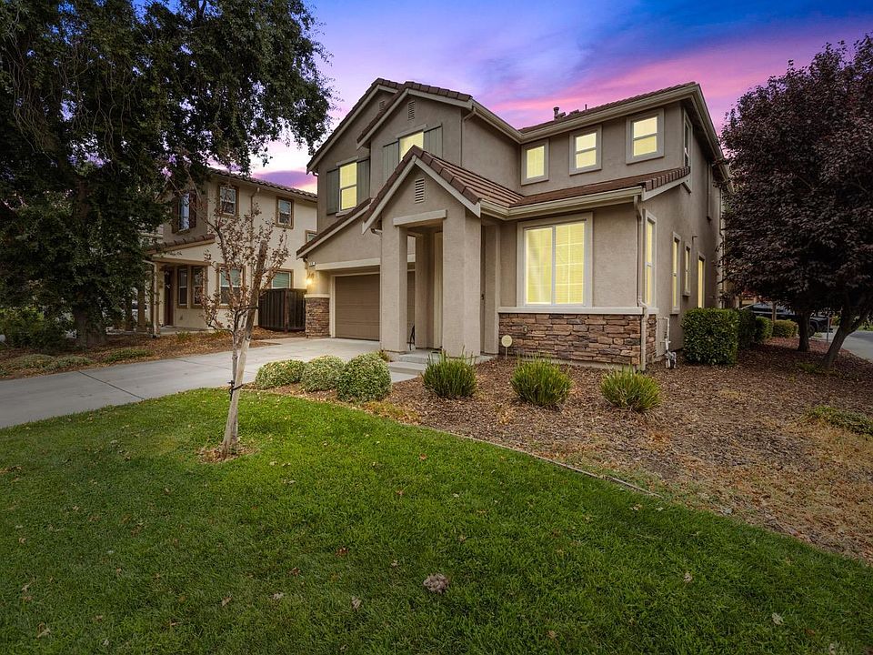 1st image of 412 Comstock Way