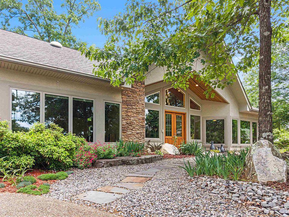 1st image of 11 Paraiso Ln