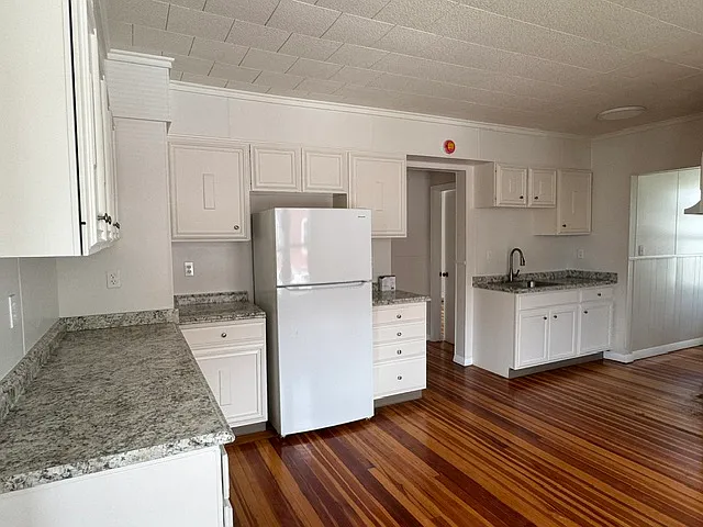 2 bed, $1,795 — Photo 4