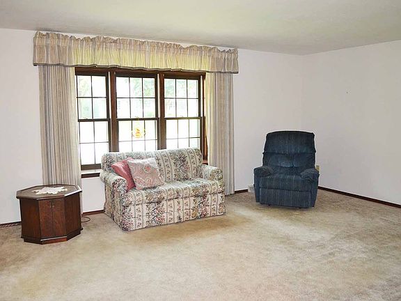 4th image of 2191 Oakwood Dr