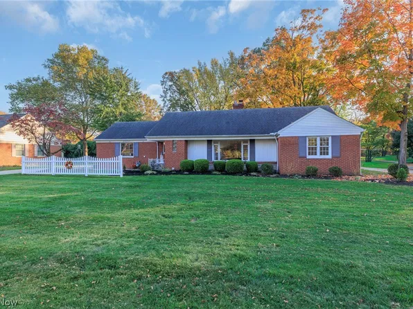 23237 S Melrose Dr, Westlake, OH 44145