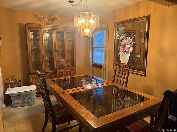 3rd image of 58 Curtis Place