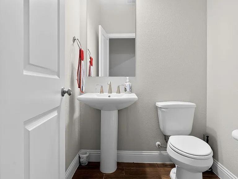 6200 Marigold Dr — Photo 14