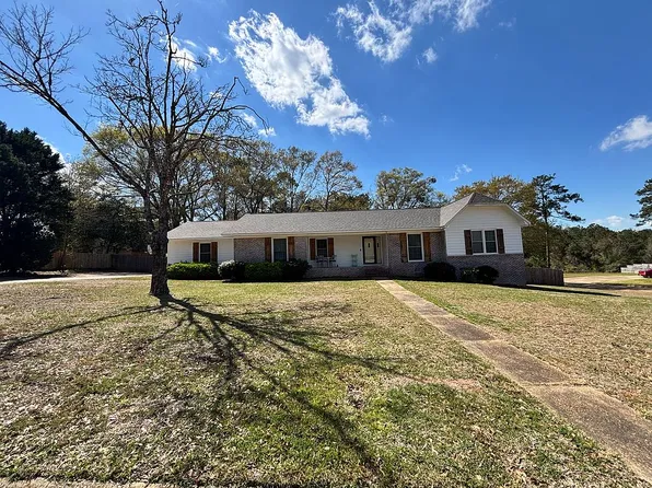 103 Brookshire Dr, Enterprise, AL 36330