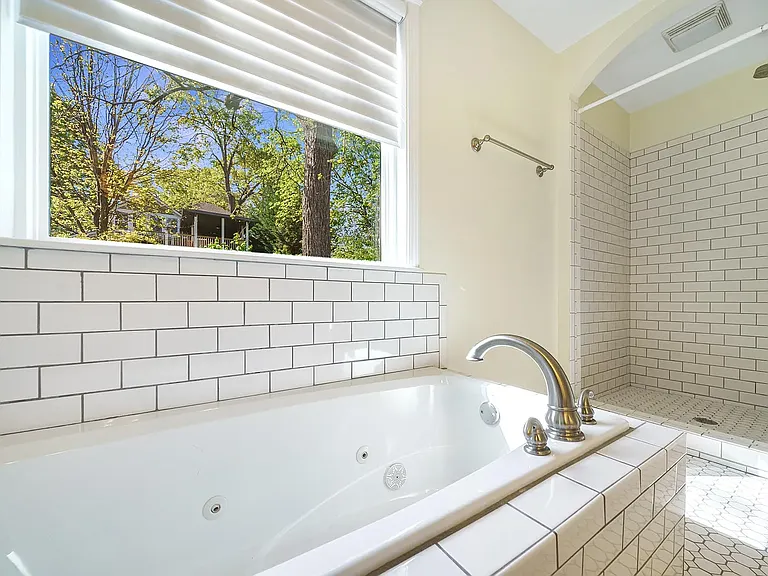 1253 Oak Grove Ave — Photo 28