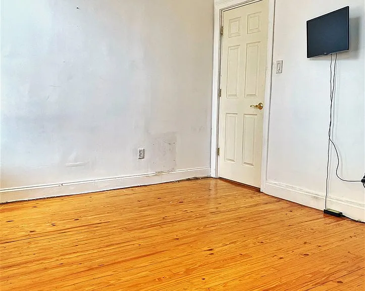 218 Newark Ave #1 — Photo 6